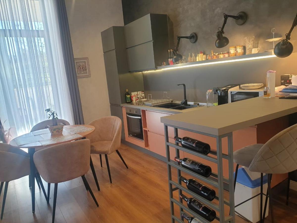 Stylish Two Bedroom House With Private Pool Tirana Kültér fotó