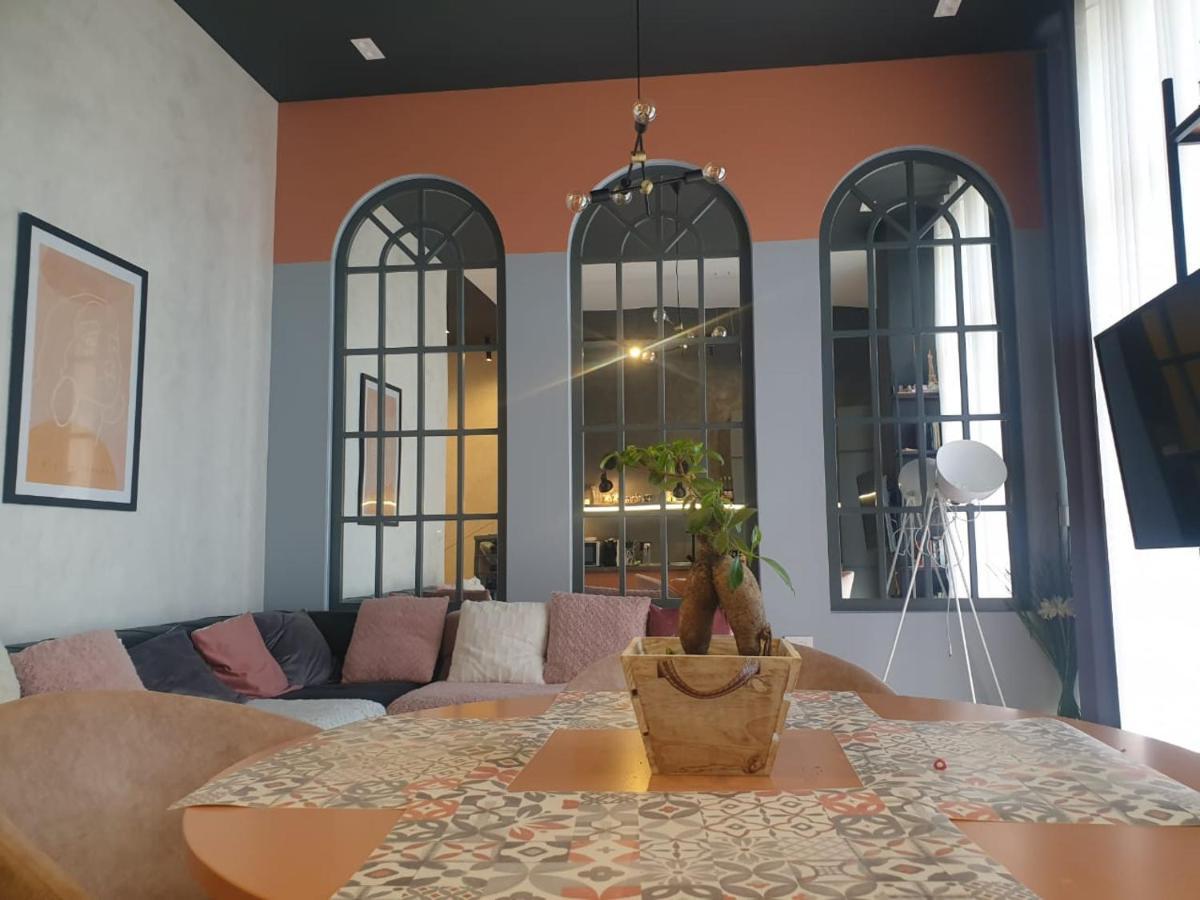 Stylish Two Bedroom House With Private Pool Tirana Kültér fotó