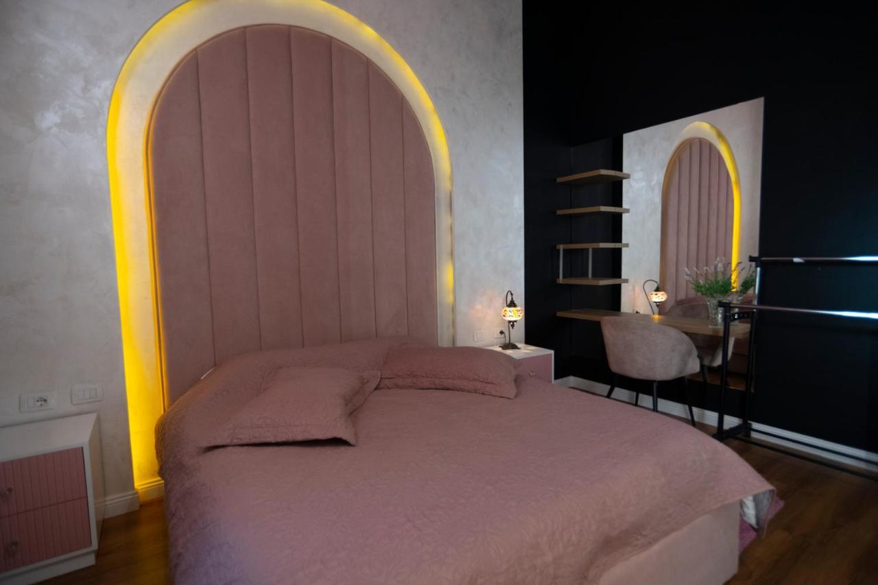 Stylish Two Bedroom House With Private Pool Tirana Kültér fotó