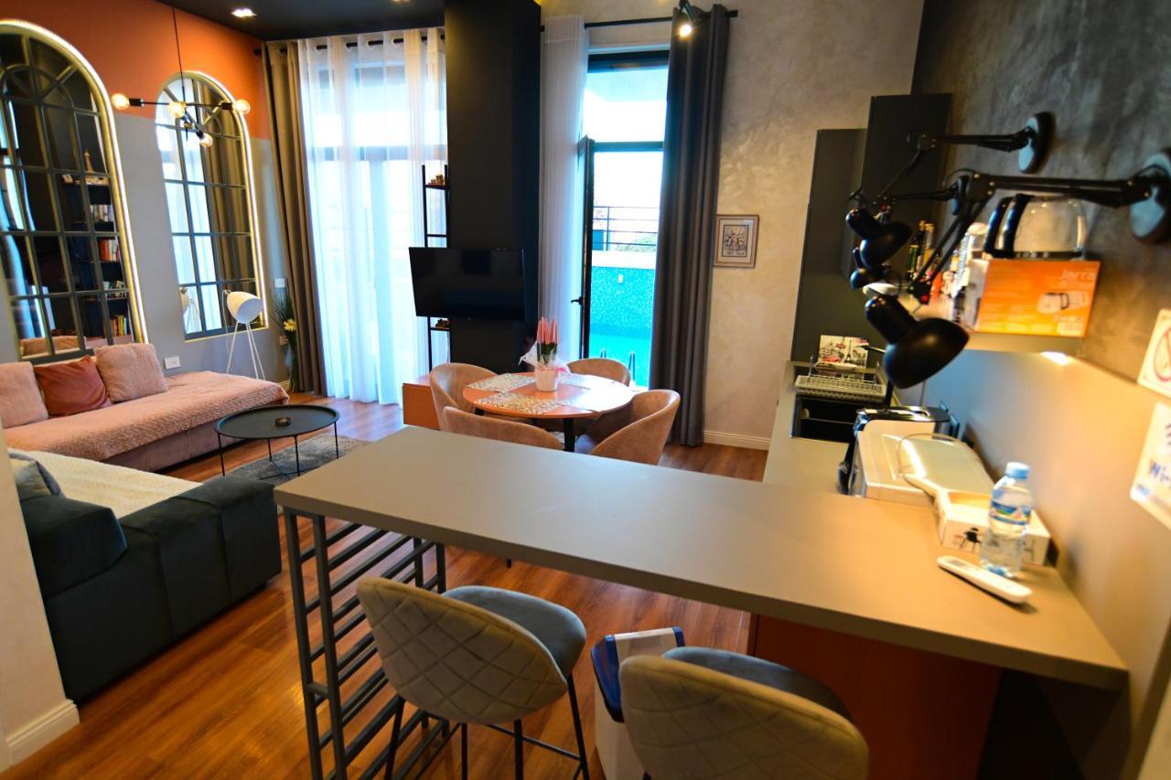 Stylish Two Bedroom House With Private Pool Tirana Kültér fotó