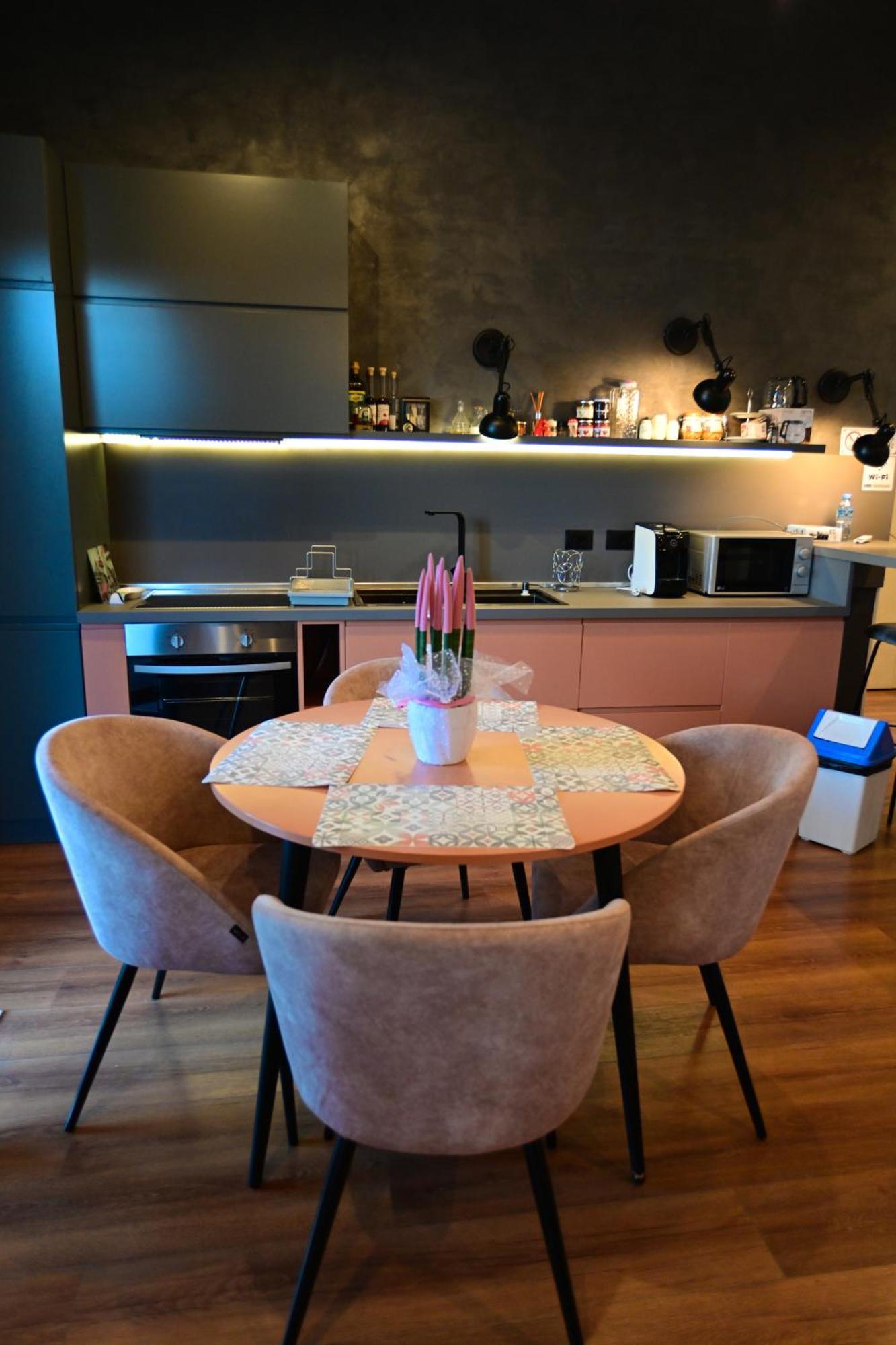 Stylish Two Bedroom House With Private Pool Tirana Szoba fotó